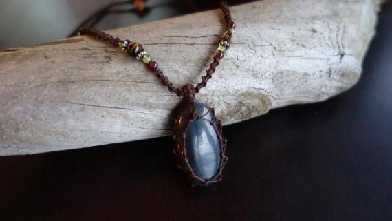 Blue Tiger Eye Macrame Necklace | Protection Stone | Unisex Healing Crystal - Manifestie